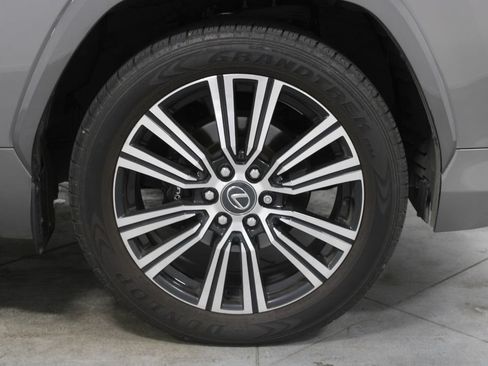 Used 2024 Lexus LX 600 4WD w/ Luxury Package image 13