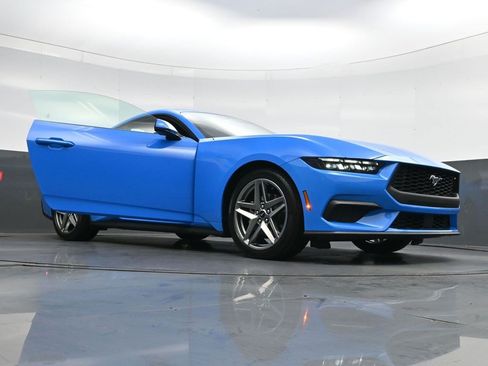 Used 2025 Ford Mustang Premium RWD image 43