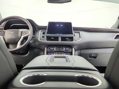 Used 2022 Chevrolet Suburban Z71 w/ Luxury Package image 32