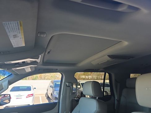 Used 2017 GMC Yukon Denali w/ Open Road Package image 33