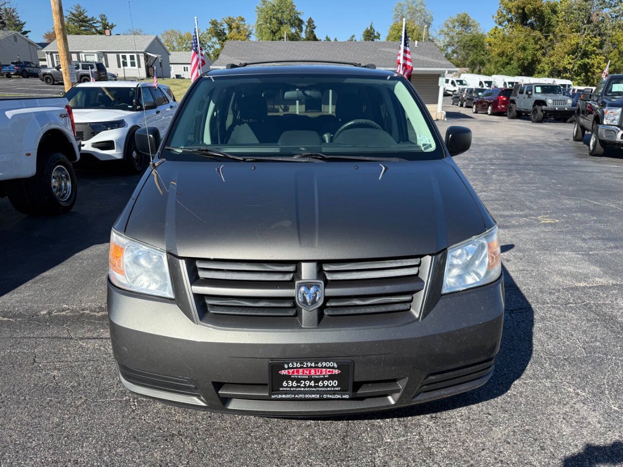 Used 2010 Dodge Grand Caravan SE FWD image 3
