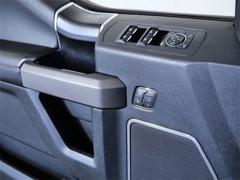 Used 2018 Ford F150 Platinum w/ Equipment Group 701A Luxury image 28