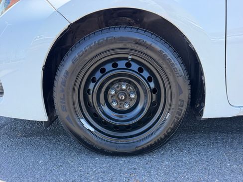 Used 2019 Toyota Corolla LE FWD image 26