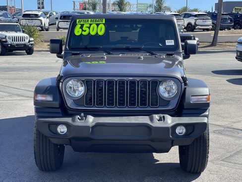 Used 2026 Jeep Wrangler Unlimited Sport AWD/4WD image 2