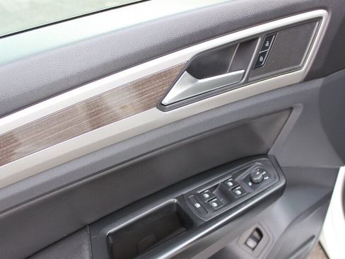 Used 2020 Volkswagen Atlas SE w/ Towing Package AWD/4WD image 11