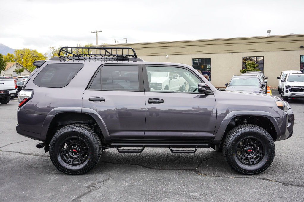 Used 2021 Toyota 4Runner Venture w/ Moonroof Package AWD/4WD image 26