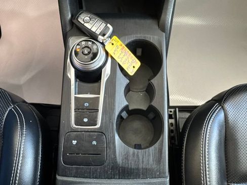 Used 2021 Ford Escape SEL w/ Technology Package AWD/4WD image 21