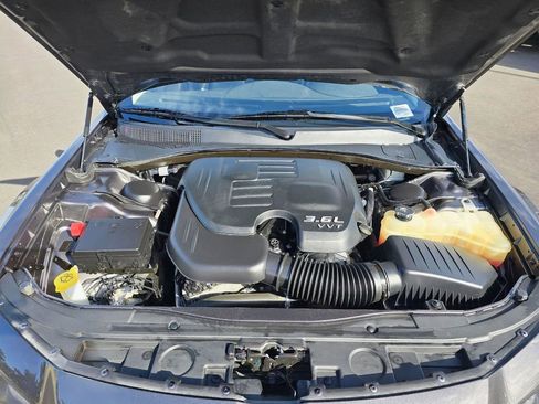 Used 2022 Chrysler 300 Touring L RWD image 10