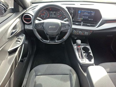 Used 2025 Chevrolet Trax RS w/ Driver Confidence Package FWD image 11