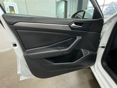 Used 2019 Volkswagen Jetta S FWD image 9