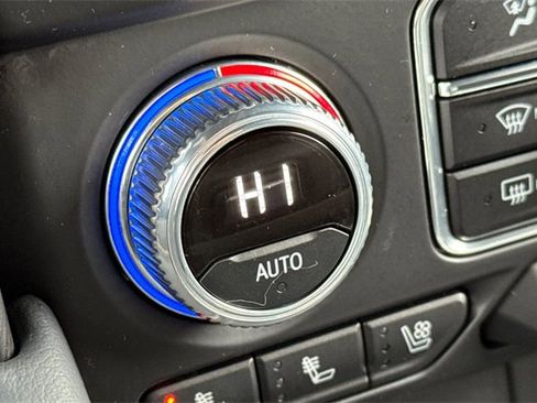 Used 2023 GMC Yukon XL AT4 image 30