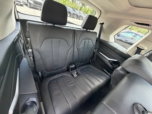 Used 2022 BMW X7 xDrive40i w/ Premium Package AWD/4WD image 37