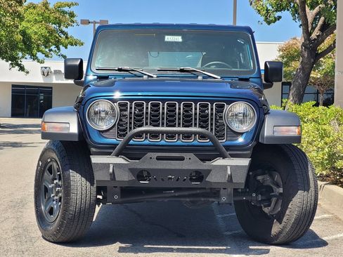 Used 2025 Jeep Wrangler Unlimited Sport AWD/4WD image 2
