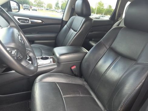Used 2013 Nissan Pathfinder Platinum FWD image 6