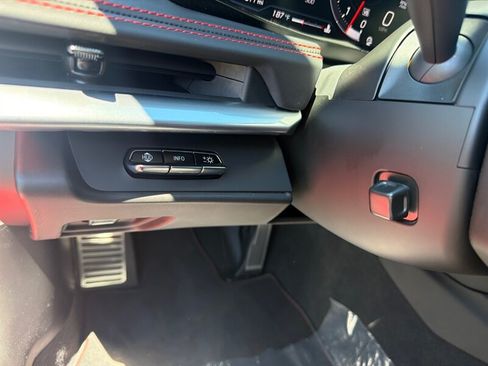 Used 2021 Chevrolet Corvette Stingray Premium Cpe w/ Z51 Performance Package RWD image 15