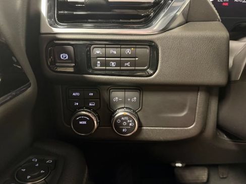 Used 2025 GMC Yukon Denali AWD/4WD image 21