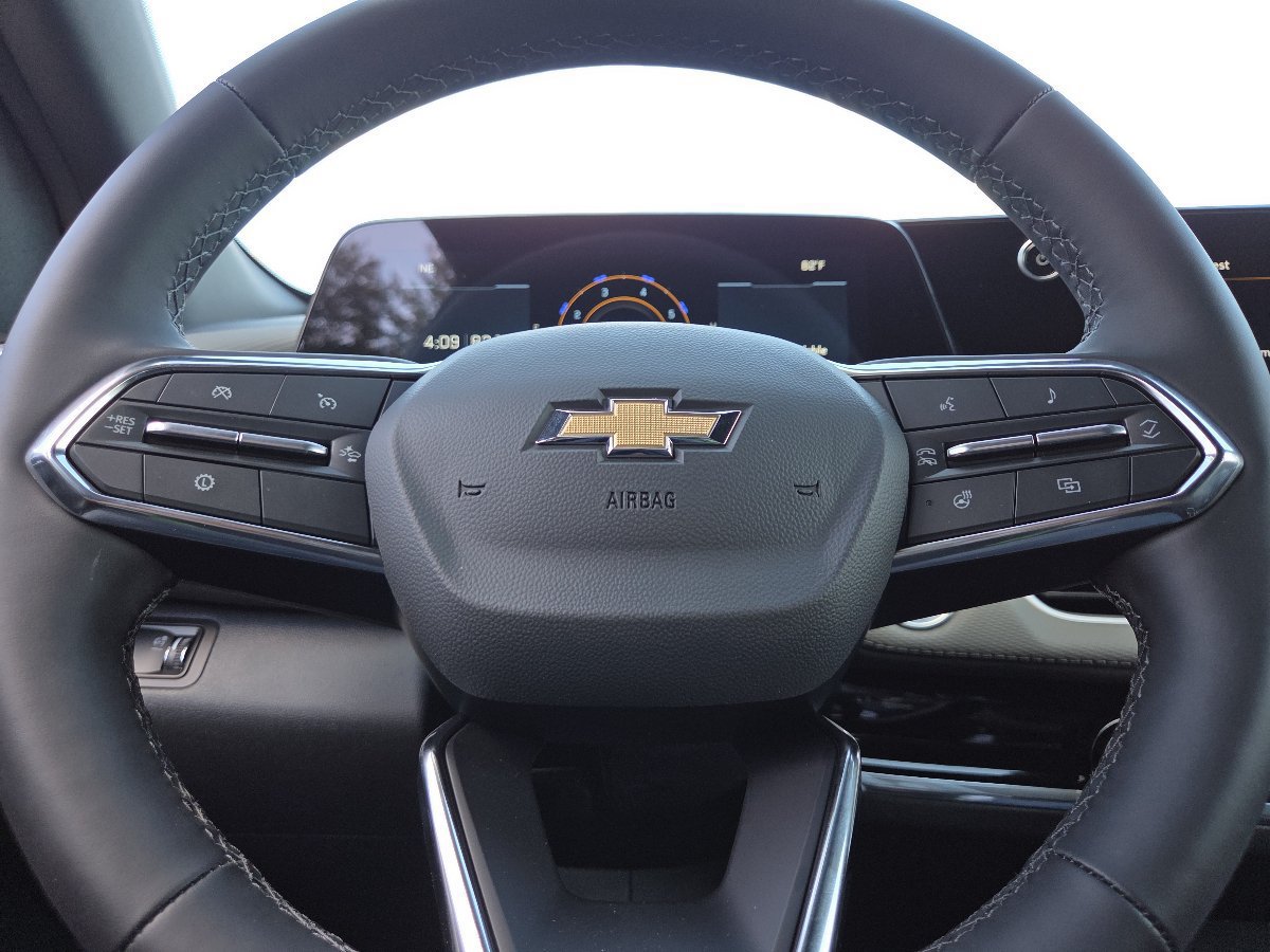 New 2027 Chevrolet Equinox LT w/ Convenience Package II FWD image 31