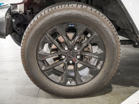 Used 2022 Jeep Wrangler Unlimited Sahara image 6