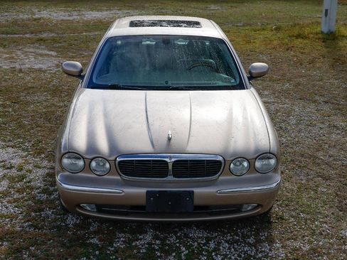 Used 2004 Jaguar XJ8 image 17