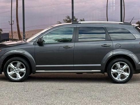 Used 2017 Dodge Journey Crossroad FWD image 5
