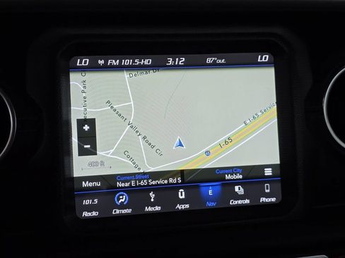 Used 2018 Jeep Wrangler Unlimited Sahara AWD/4WD image 17