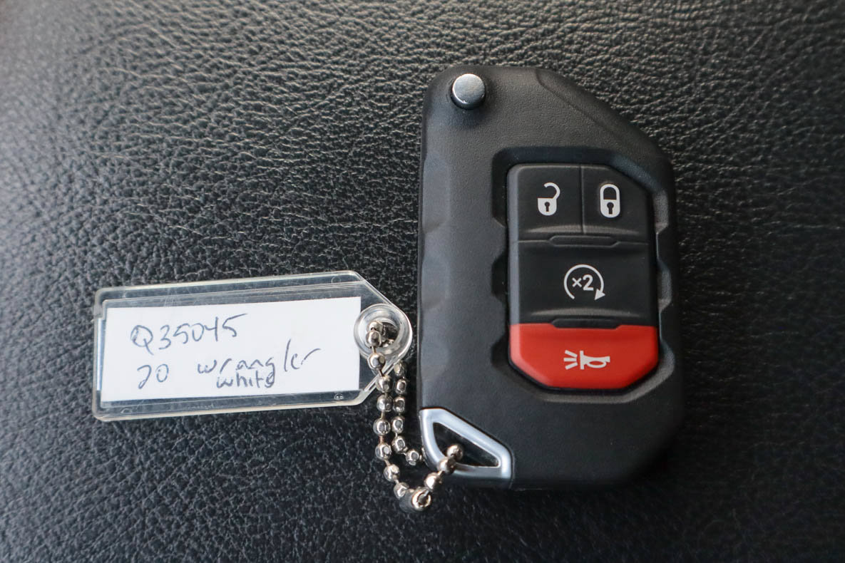 Used 2020 Jeep Wrangler Unlimited Rubicon w/ Dual Top Group AWD/4WD image 39