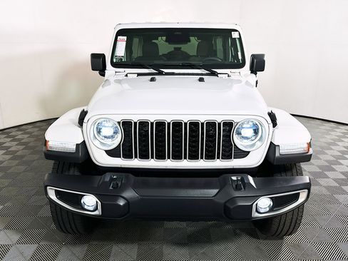 Used 2025 Jeep Wrangler Sahara w/ Safety Group image 8