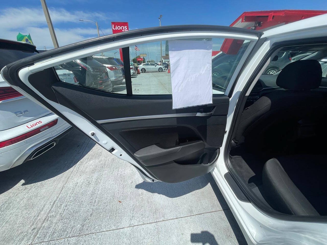 Used 2019 Hyundai Elantra SEL w/ Cargo Package FWD image 2