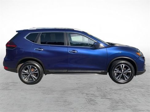 Used 2018 Nissan Rogue SL AWD/4WD image 2