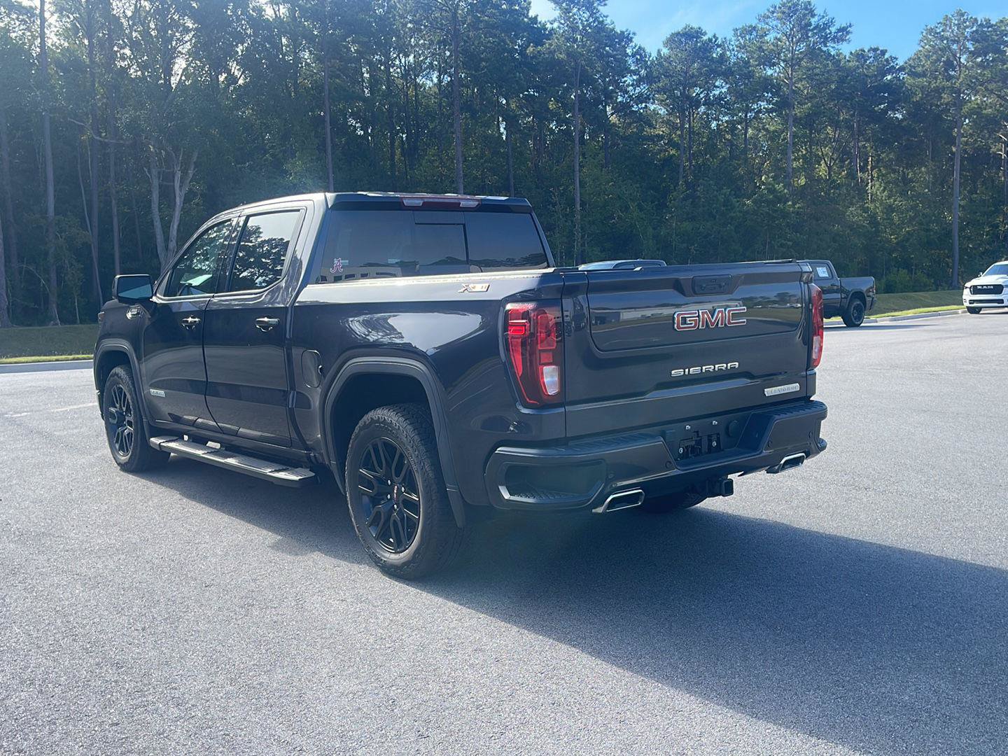 Used 2025 GMC Sierra 1500 Elevation w/ Elevation Premium Package AWD/4WD image 5