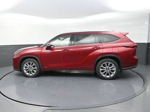 Used 2021 Toyota Highlander Limited AWD/4WD image 4