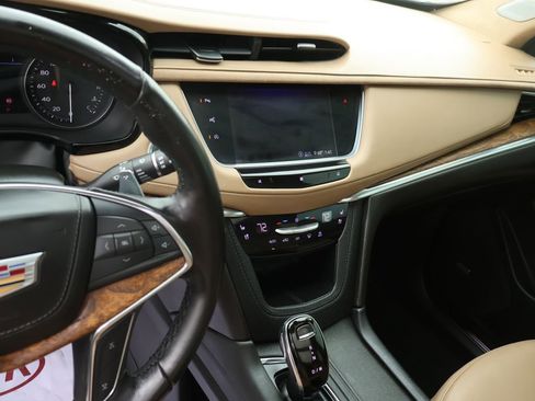 Used 2020 Cadillac XT5 Sportv w/ Platinum Package AWD/4WD image 27