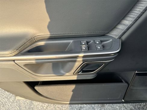 Used 2024 Rivian R1S Adventure image 15