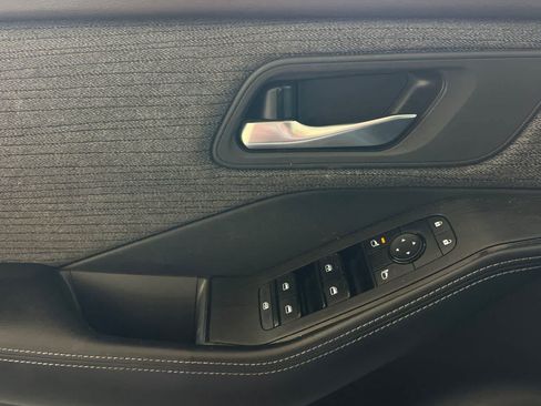 Used 2021 Nissan Rogue SV FWD image 15