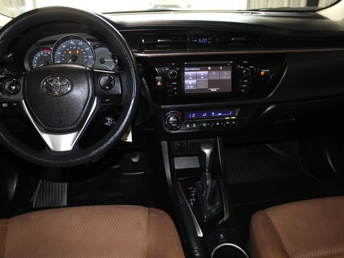 Used 2014 Toyota Corolla LE FWD image 13