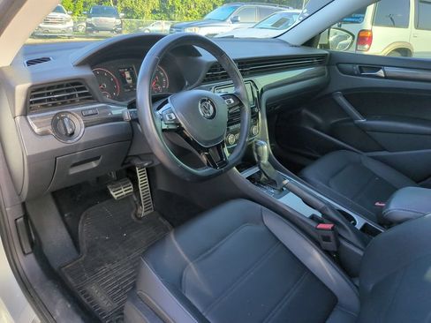 Used 2020 Volkswagen Passat 2.0T R-Line FWD image 8