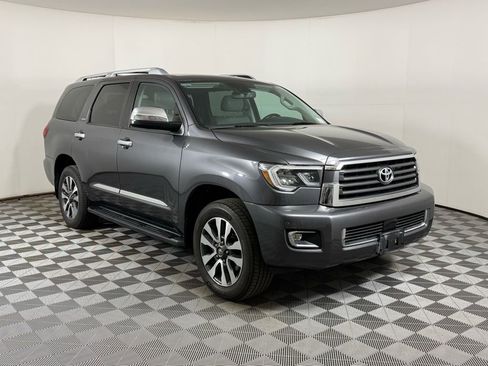 Used 2019 Toyota Sequoia Limited w/ Safety & Convenience Package image 6