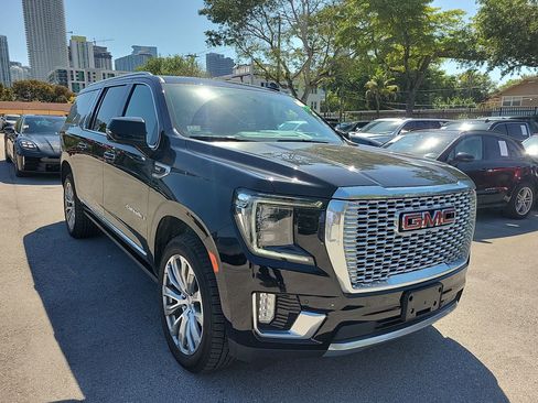 Used 2023 GMC Yukon XL Denali image 5