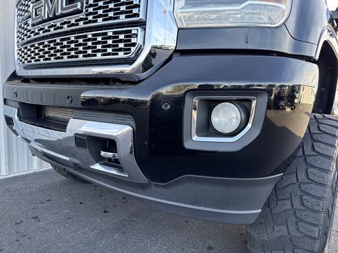 Used 2018 GMC Sierra 2500 Denali w/ Duramax Plus Package image 12