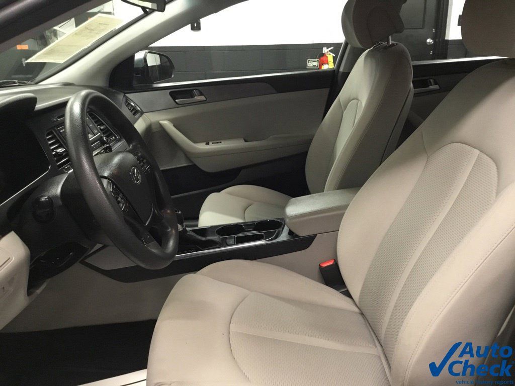 Used 2017 Hyundai Sonata SE FWD image 22