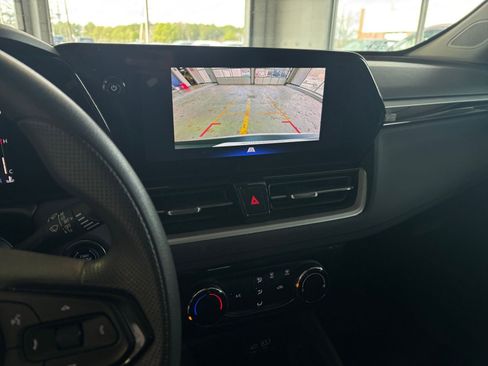 Used 2025 Chevrolet TrailBlazer LT image 17