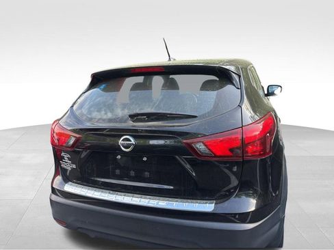 Used 2019 Nissan Rogue Sport S image 17