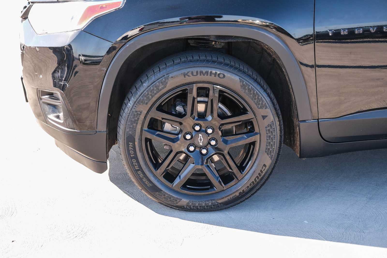 Used 2020 Chevrolet Traverse LS w/ LPO, Black Accent Package FWD image 10