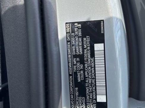 Certified 2025 Volvo XC60 B5 Plus AWD/4WD image 26