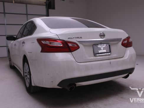 Used 2017 Nissan Altima 2.5 S w/ Power Driver Seat Package image 2