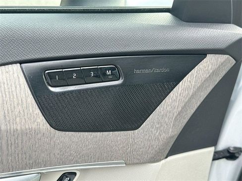 Used 2023 Volvo XC90 T8 Plus w/ Protection Package Premier image 24