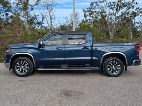 Used 2022 Chevrolet Silverado 1500 LT image 2