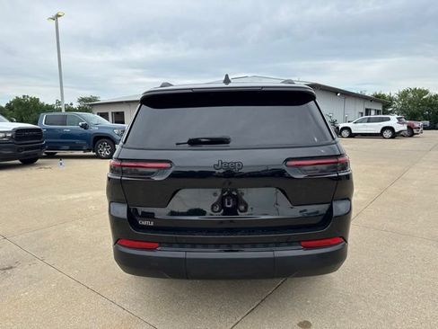 Used 2023 Jeep Grand Cherokee L Laredo AWD/4WD image 6