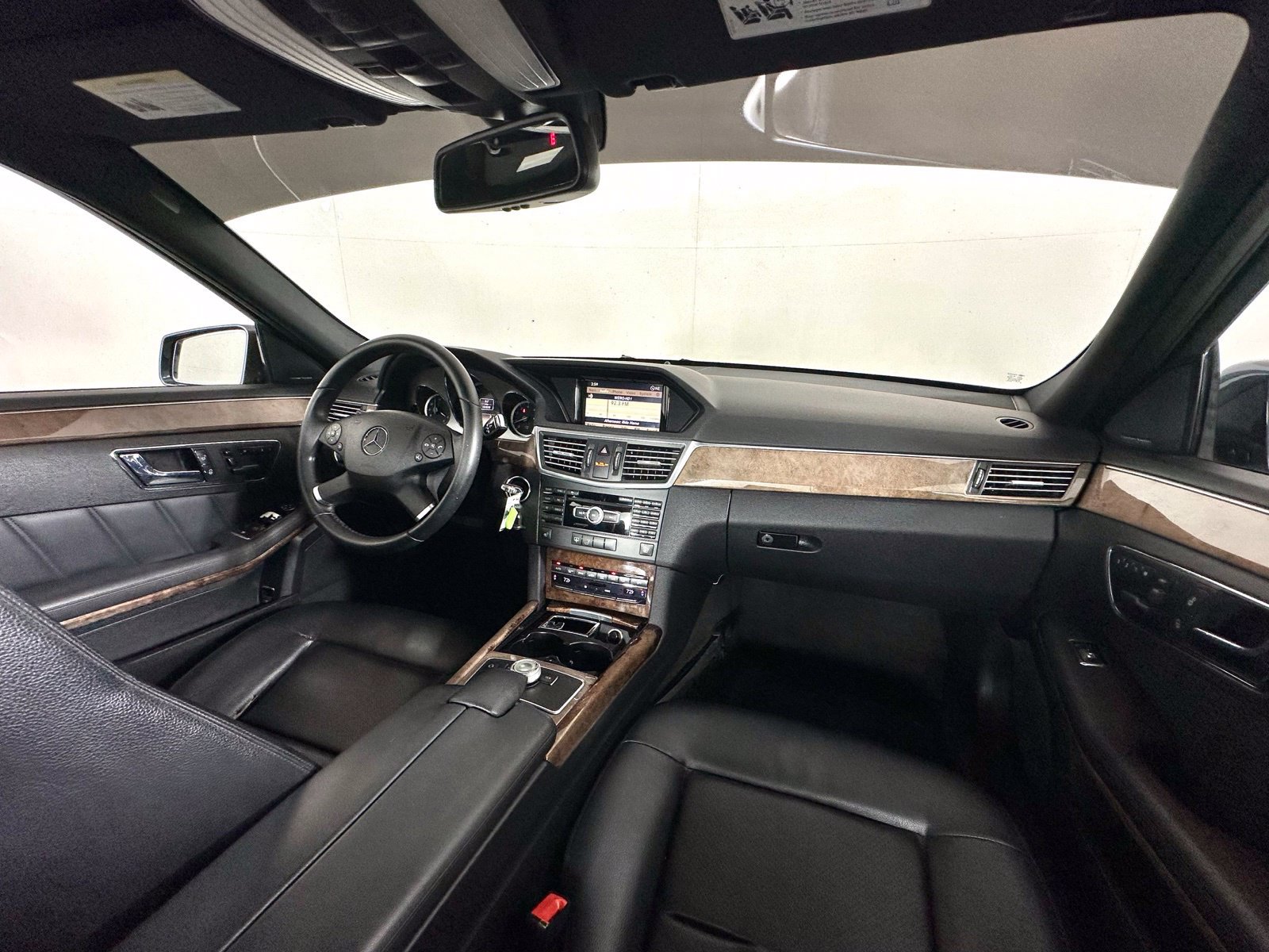 Used 2011 Mercedes-Benz E 350 4MATIC Sedan image 2