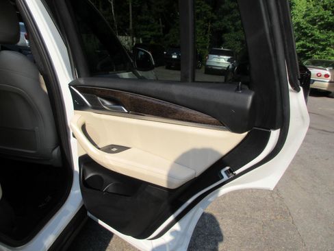 Used 2022 BMW X3 xDrive30i w/ Convenience Package AWD/4WD image 16